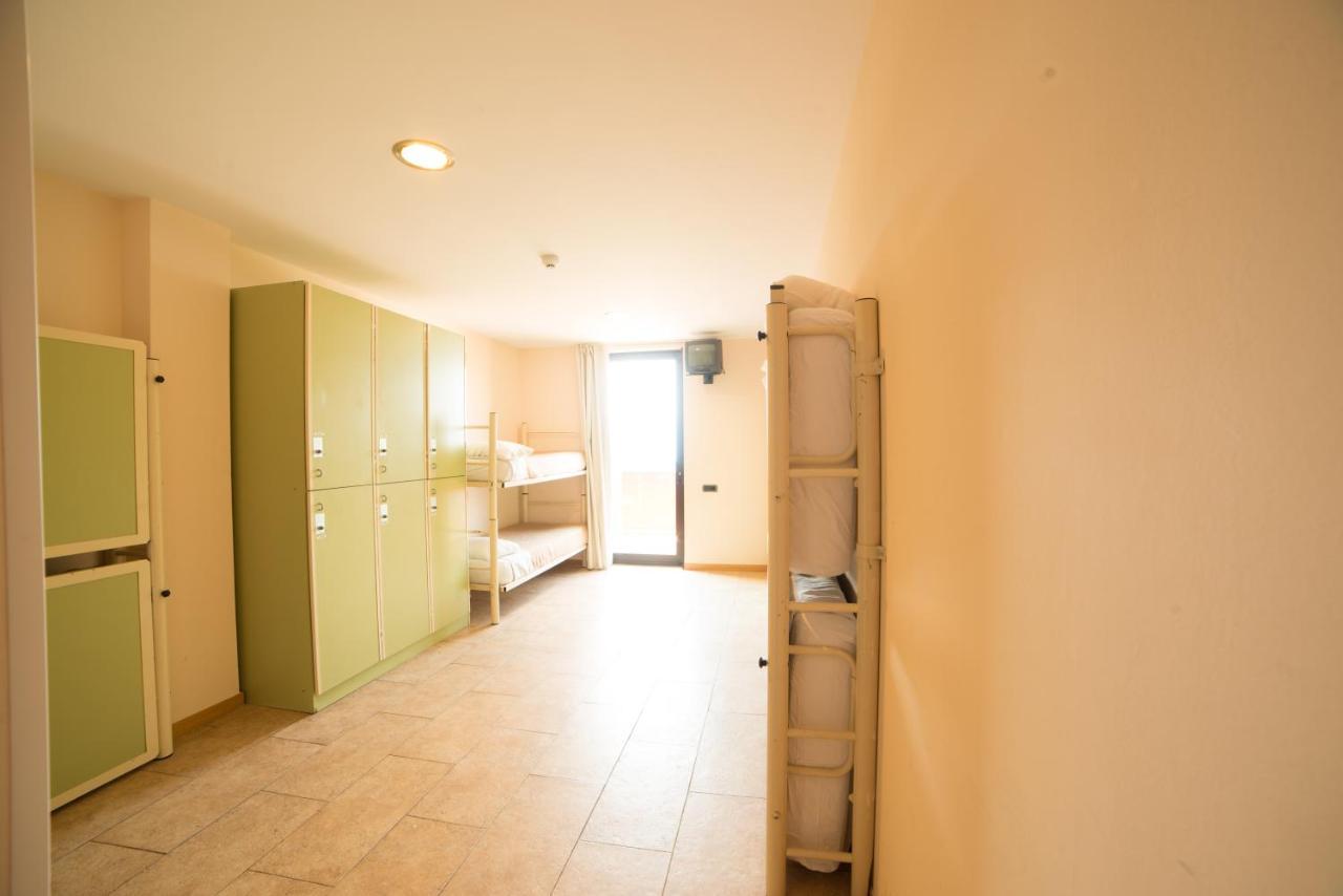 Abrigall Hostel La Masella Ngoại thất bức ảnh